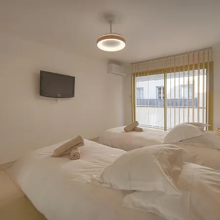 Apartman Ruby - Terrace - 10 Min Palais - Vca